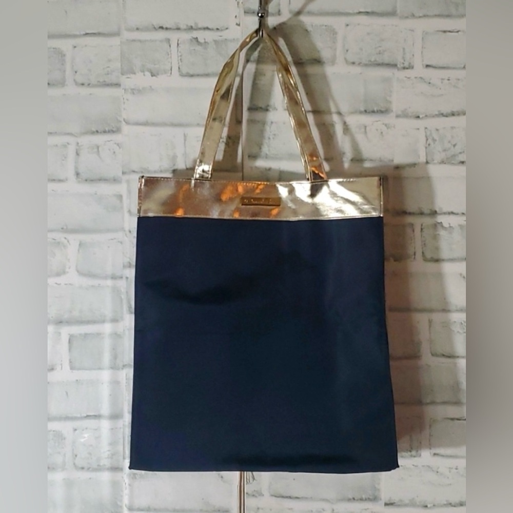Oscar de la Renta tote. Never used.